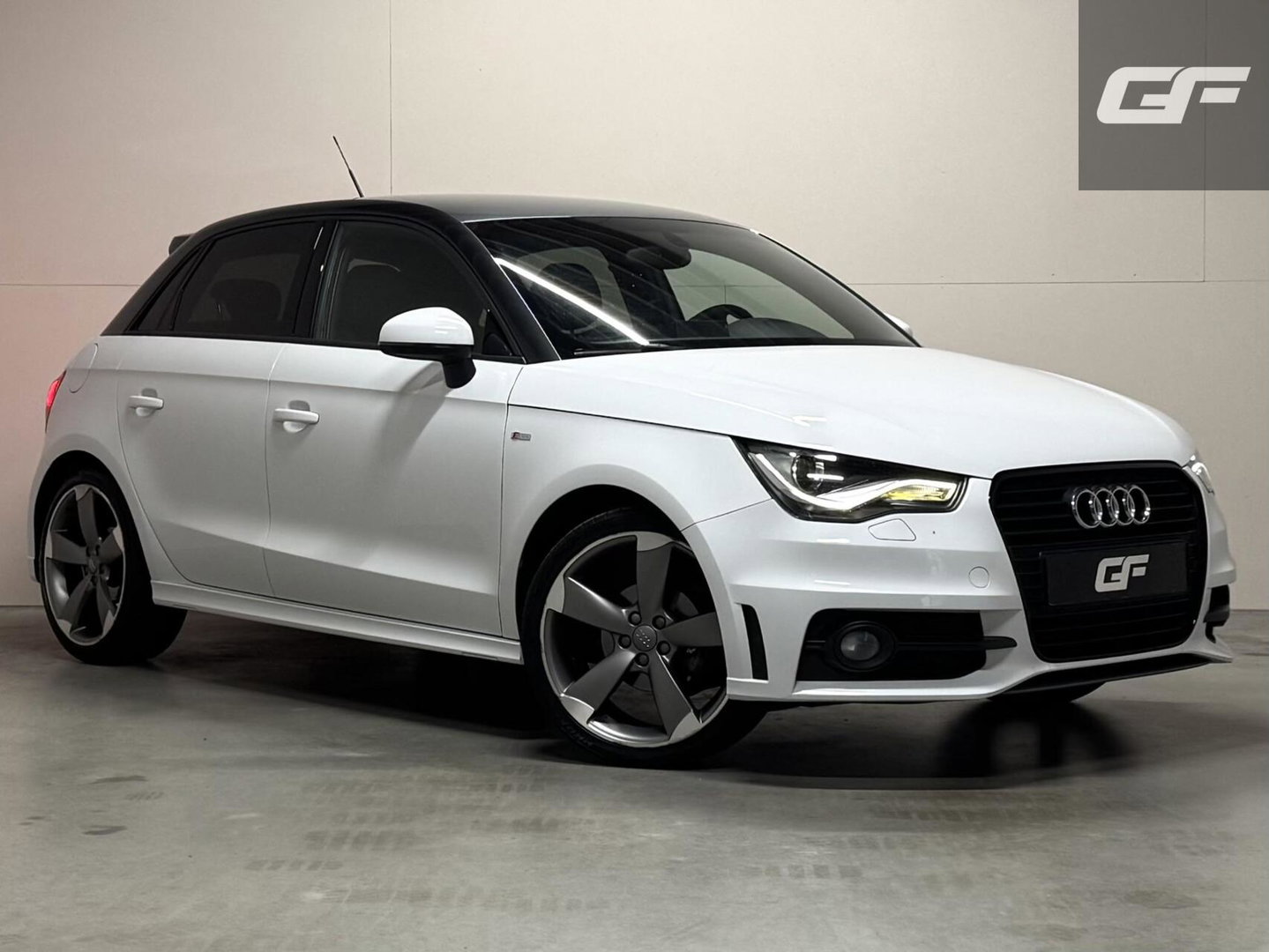 Audi A1 Sportback 1.2 TFSI S-line Airco Cruise Navi Trekh.