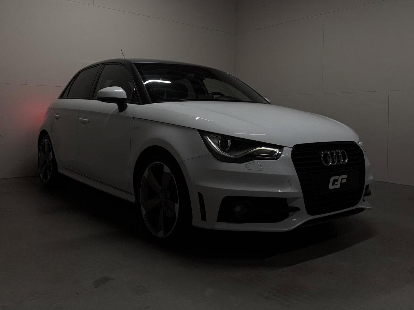 Audi A1 Sportback 1.2 TFSI S-line Airco Cruise Navi Trekh.