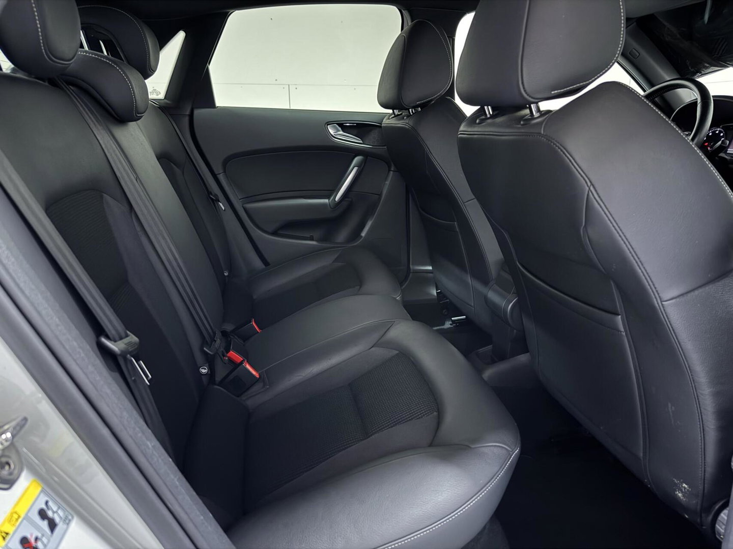 Audi A1 Sportback 1.2 TFSI S-line Airco Cruise Navi Trekh.