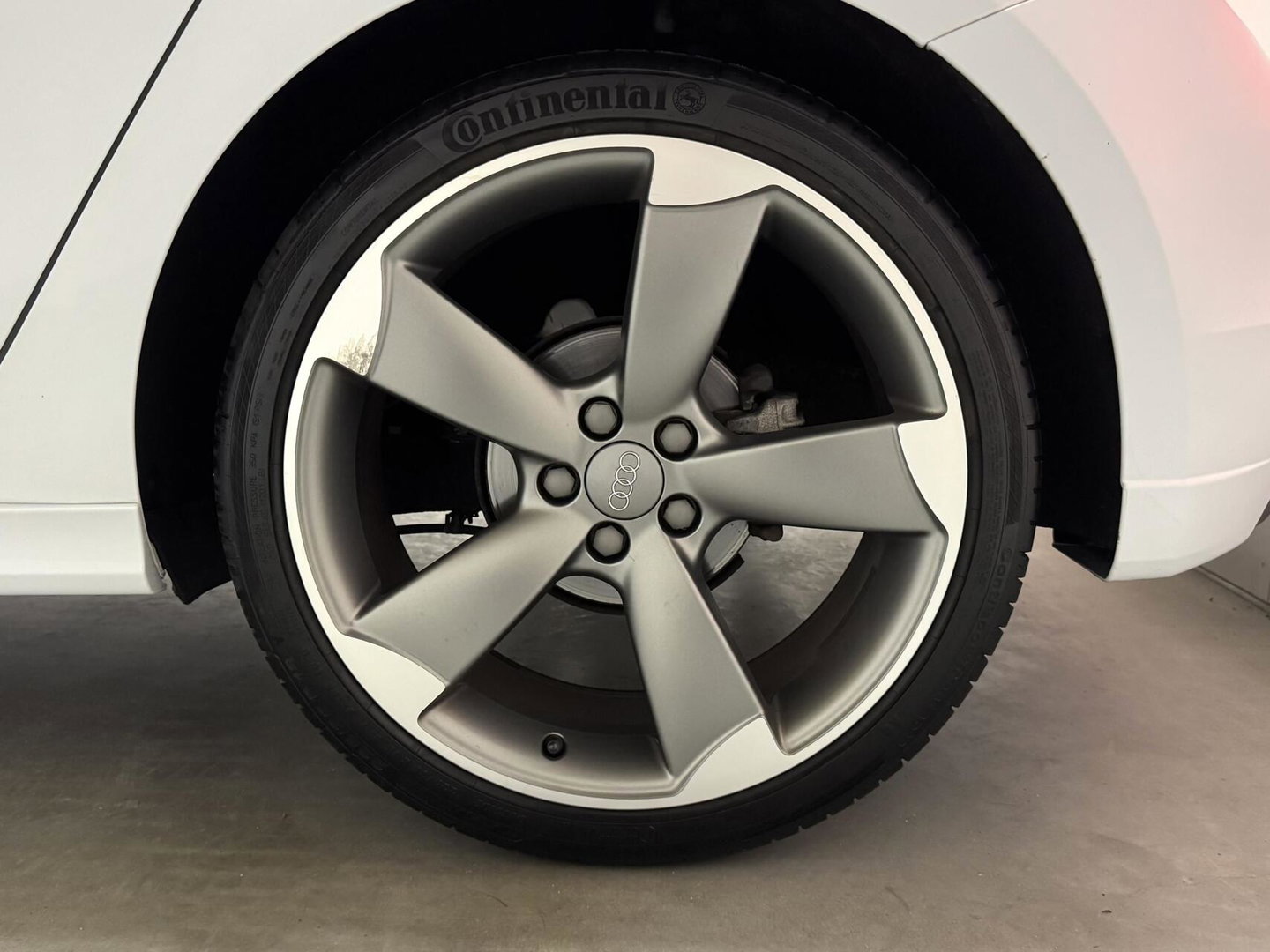 Audi A1 Sportback 1.2 TFSI S-line Airco Cruise Navi Trekh.