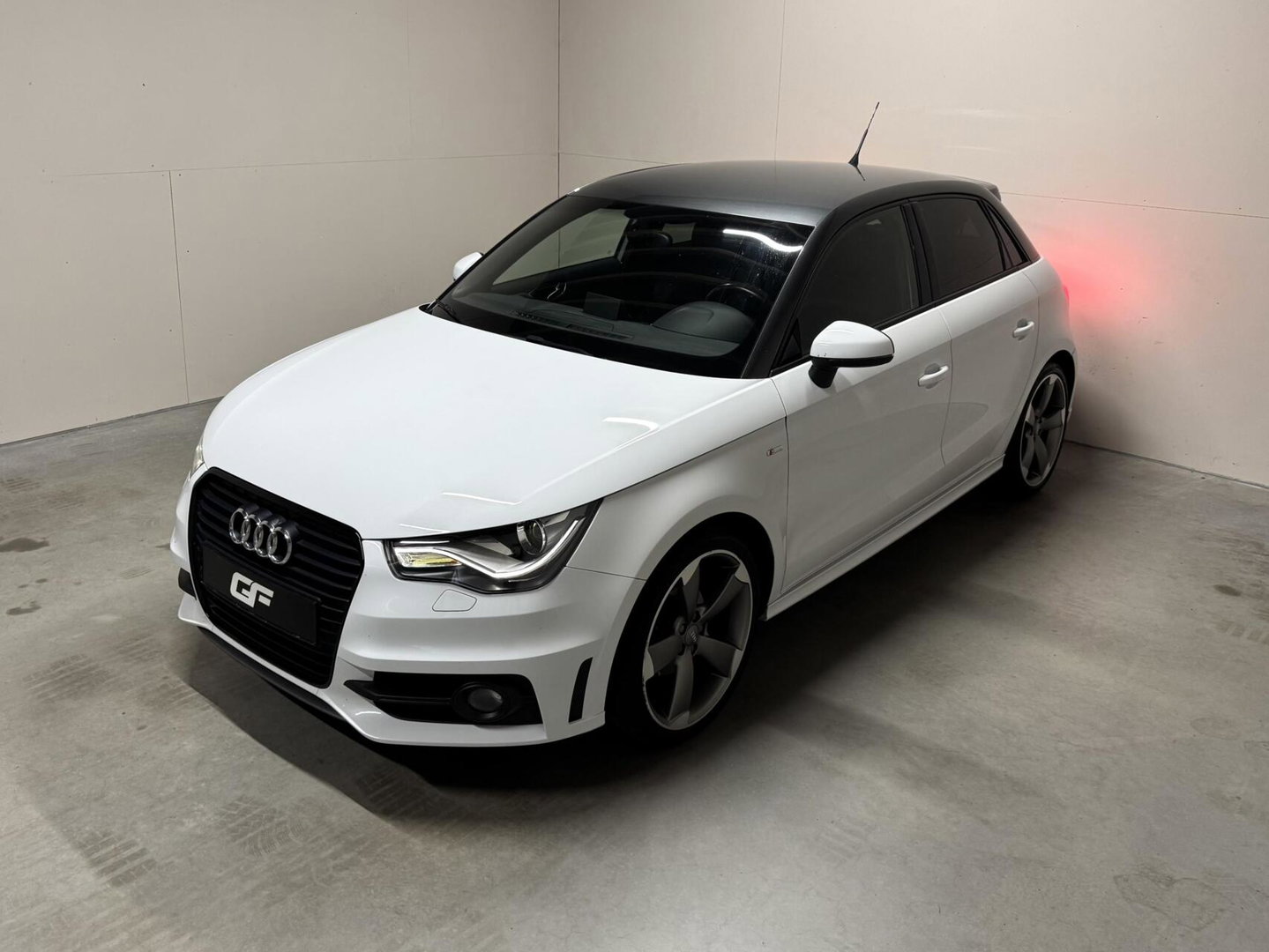 Audi A1 Sportback 1.2 TFSI S-line Airco Cruise Navi Trekh.