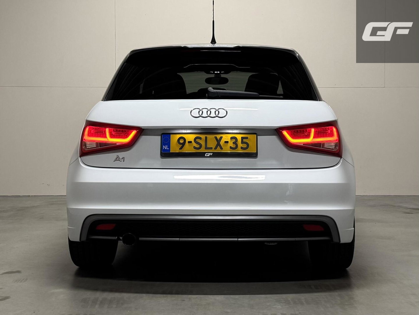Audi A1 Sportback 1.2 TFSI S-line Airco Cruise Navi Trekh.