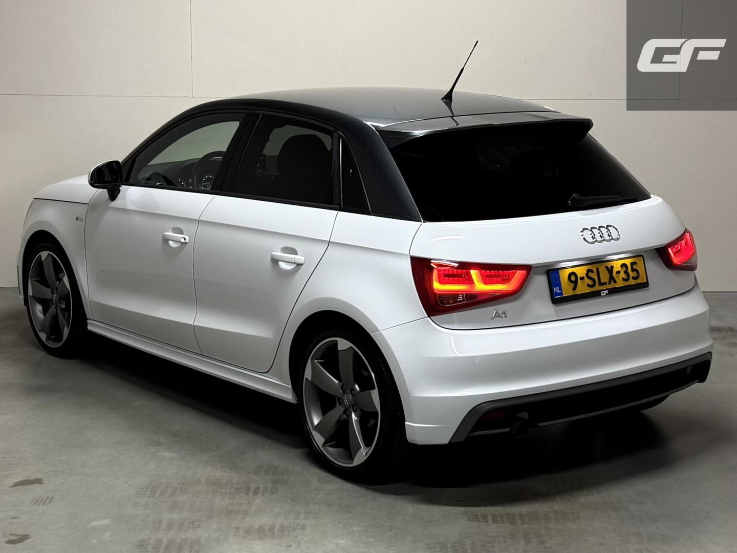 Audi A1 Sportback 1.2 TFSI S-line Airco Cruise Navi Trekh.