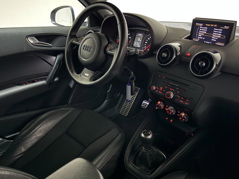 Audi A1 Sportback 1.2 TFSI S-line Airco Cruise Navi Trekh.