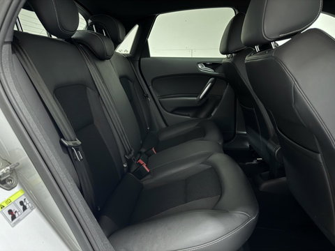 Audi A1 Sportback 1.2 TFSI S-line Airco Cruise Navi Trekh.