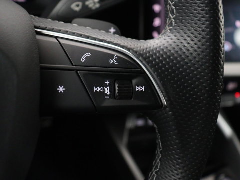 Audi A3 2.0 TFSI S3 quattro | Adaptive cruise | B&O | Bang & Olufsen | Matrix LED | Leder/Alcantara | Park Assist | Stoelverwarming | Virtual Cockpit | Carplay | Navigatie | Sportstoelen | Climate control
