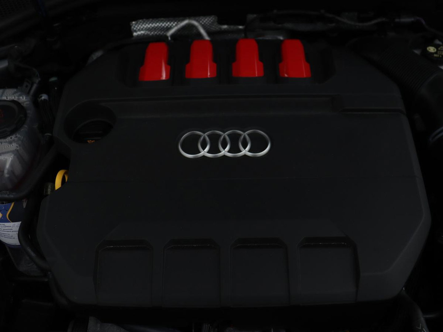 Audi A3 2.0 TFSI S3 quattro | Adaptive cruise | B&O | Bang & Olufsen | Matrix LED | Leder/Alcantara | Park Assist | Stoelverwarming | Virtual Cockpit | Carplay | Navigatie | Sportstoelen | Climate control