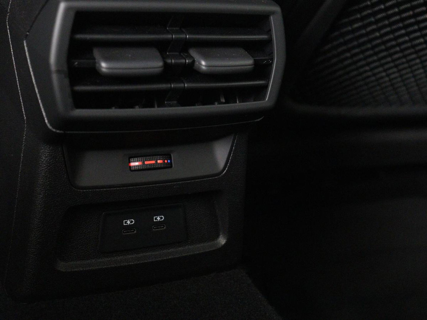 Audi A3 2.0 TFSI S3 quattro | Adaptive cruise | B&O | Bang & Olufsen | Matrix LED | Leder/Alcantara | Park Assist | Stoelverwarming | Virtual Cockpit | Carplay | Navigatie | Sportstoelen | Climate control