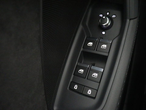 Audi A3 2.0 TFSI S3 quattro | Adaptive cruise | B&O | Bang & Olufsen | Matrix LED | Leder/Alcantara | Park Assist | Stoelverwarming | Virtual Cockpit | Carplay | Navigatie | Sportstoelen | Climate control