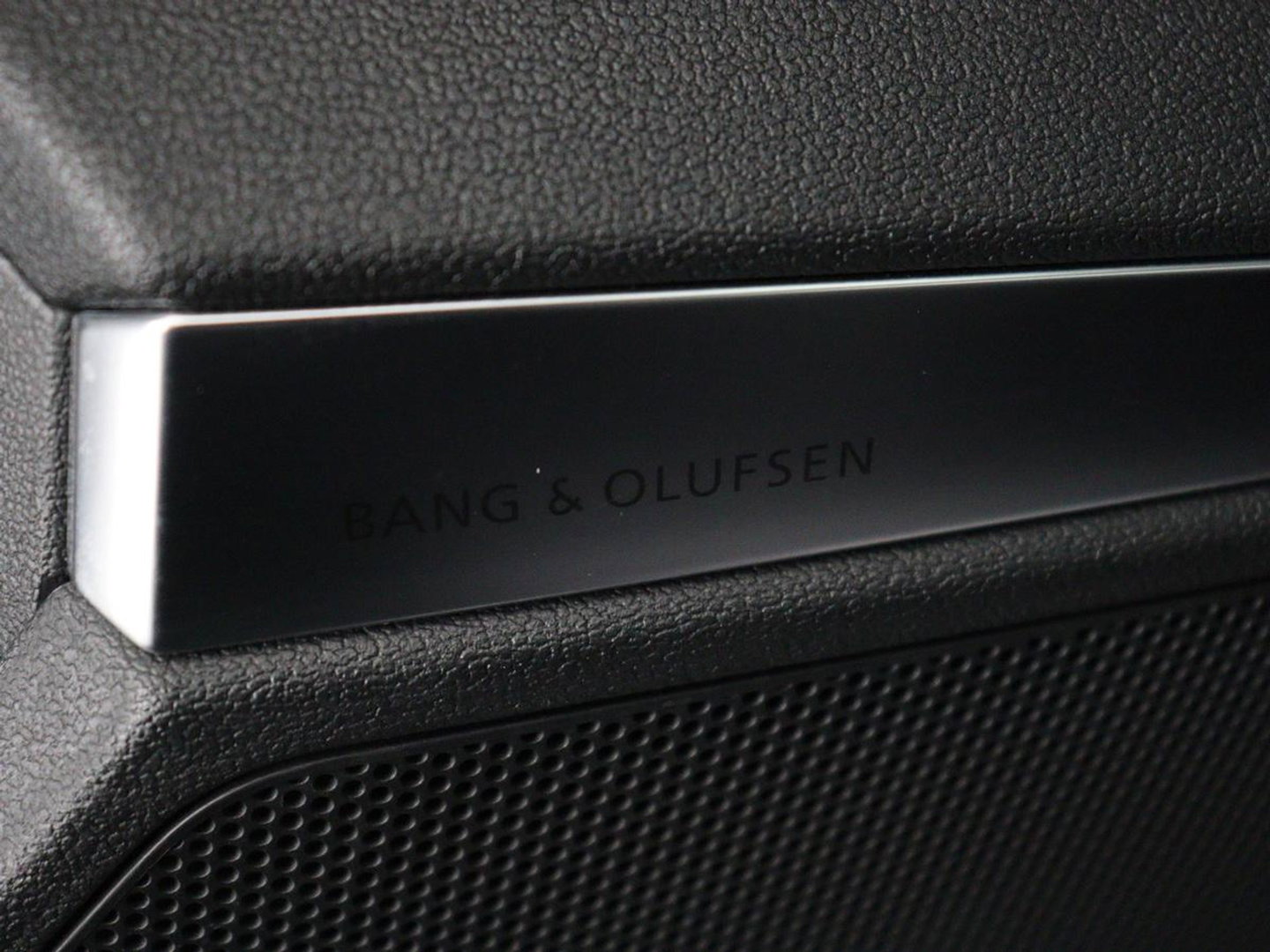 Audi S3 2.0 TFSI S3 quattro | Adaptive cruise | B&O | Bang & Olufsen | Matrix LED | Leder/Alcantara | Park Assist | Stoelverwarming | Virtual Cockpit | Carplay | Navigatie | Sportstoelen | Climate control