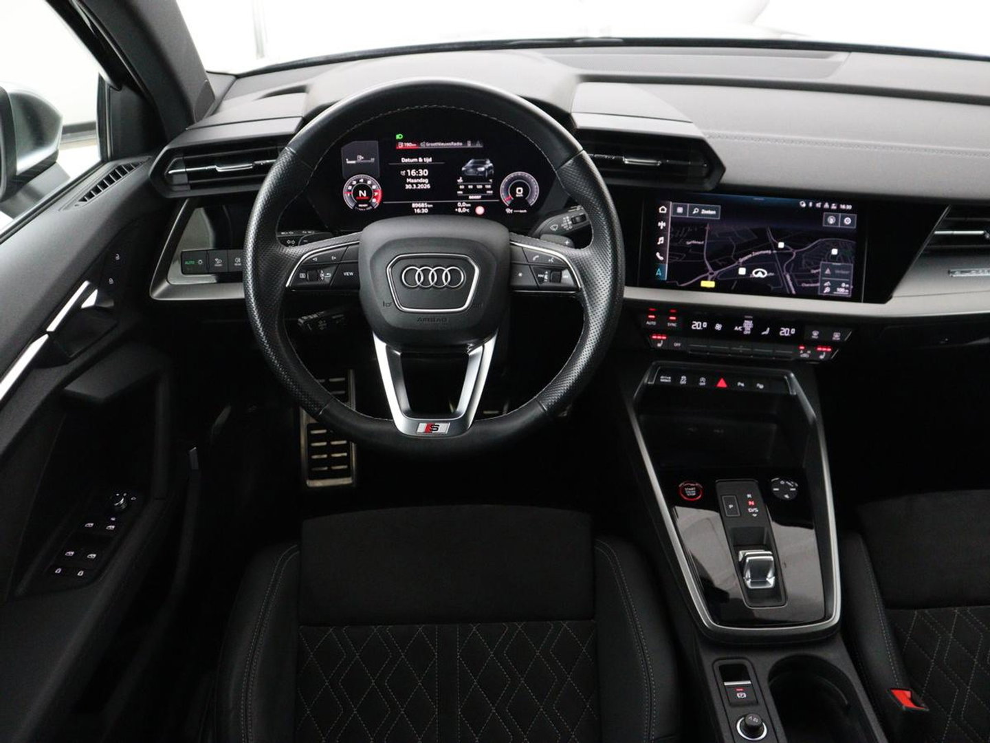 Audi S3 2.0 TFSI S3 quattro | Adaptive cruise | B&O | Bang & Olufsen | Matrix LED | Leder/Alcantara | Park Assist | Stoelverwarming | Virtual Cockpit | Carplay | Navigatie | Sportstoelen | Climate control