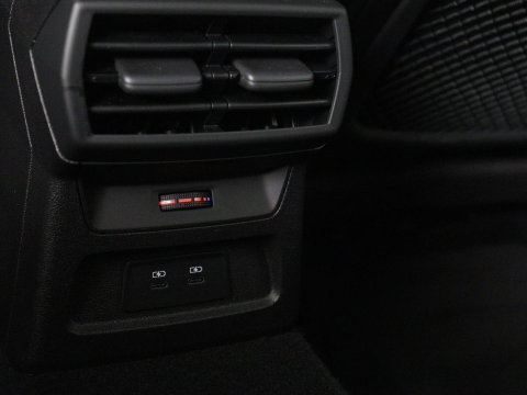 Audi S3 2.0 TFSI S3 quattro | Adaptive cruise | B&O | Bang & Olufsen | Matrix LED | Leder/Alcantara | Park Assist | Stoelverwarming | Virtual Cockpit | Carplay | Navigatie | Sportstoelen | Climate control