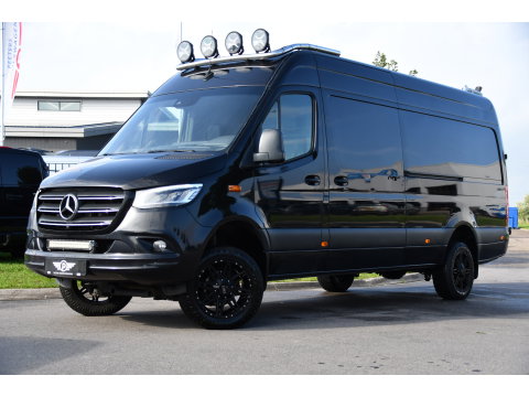 Mercedes-Benz Sprinter 319 V6 3.0 CDI L3H2 Black Edition FULL OPTIONS! Cruise, 360 Camera, Carplay, 10,5 Mbux, 190pk, 2 x Schuifdeur, Sper, LED, Leder, Stoelverwarming, Standkachel, Trekhaak, Uniek!