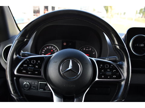 Mercedes-Benz Sprinter 319 V6 3.0 CDI L3H2 Black Edition FULL OPTIONS! Cruise, 360 Camera, Carplay, 10,5 Mbux, 190pk, 2 x Schuifdeur, Sper, LED, Leder, Stoelverwarming, Standkachel, Trekhaak, Uniek!