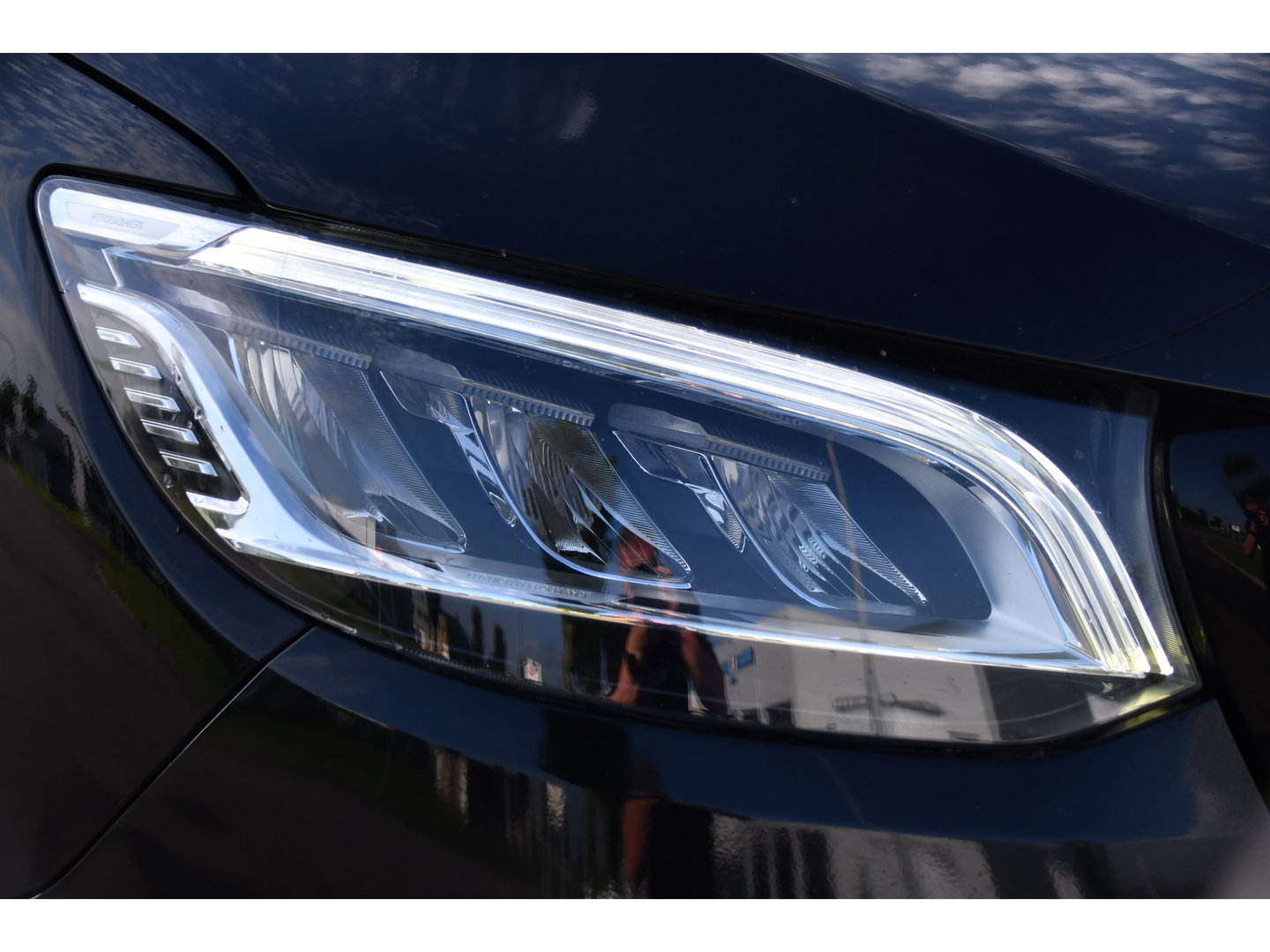 Mercedes-Benz Sprinter 319 V6 3.0 CDI L3H2 Black Edition FULL OPTIONS! Cruise, 360 Camera, Carplay, 10,5 Mbux, 190pk, 2 x Schuifdeur, Sper, LED, Leder, Stoelverwarming, Standkachel, Trekhaak, Uniek!