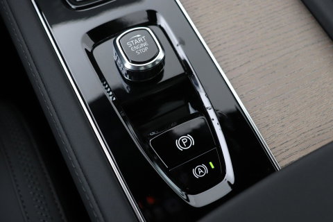 Volvo XC90 T8 Ultra Dark | MY27 | Harman/Kardon | Panoramadak | Head-Up | Trekhaak | 360° Camera | Pilot Assist