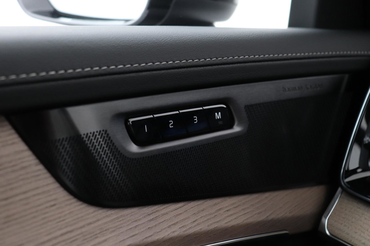 Volvo XC90 T8 Ultra Dark | MY27 | Harman/Kardon | Panoramadak | Head-Up | Trekhaak | 360° Camera | Pilot Assist
