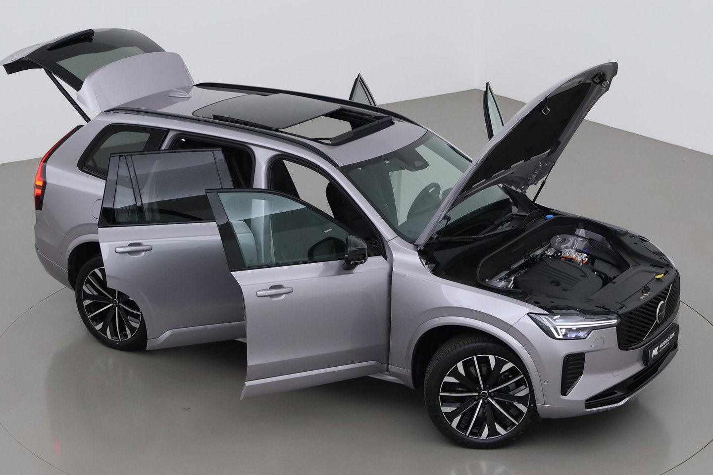 Volvo XC90 T8 Ultra Dark | MY27 | Harman/Kardon | Panoramadak | Head-Up | Trekhaak | 360° Camera | Pilot Assist