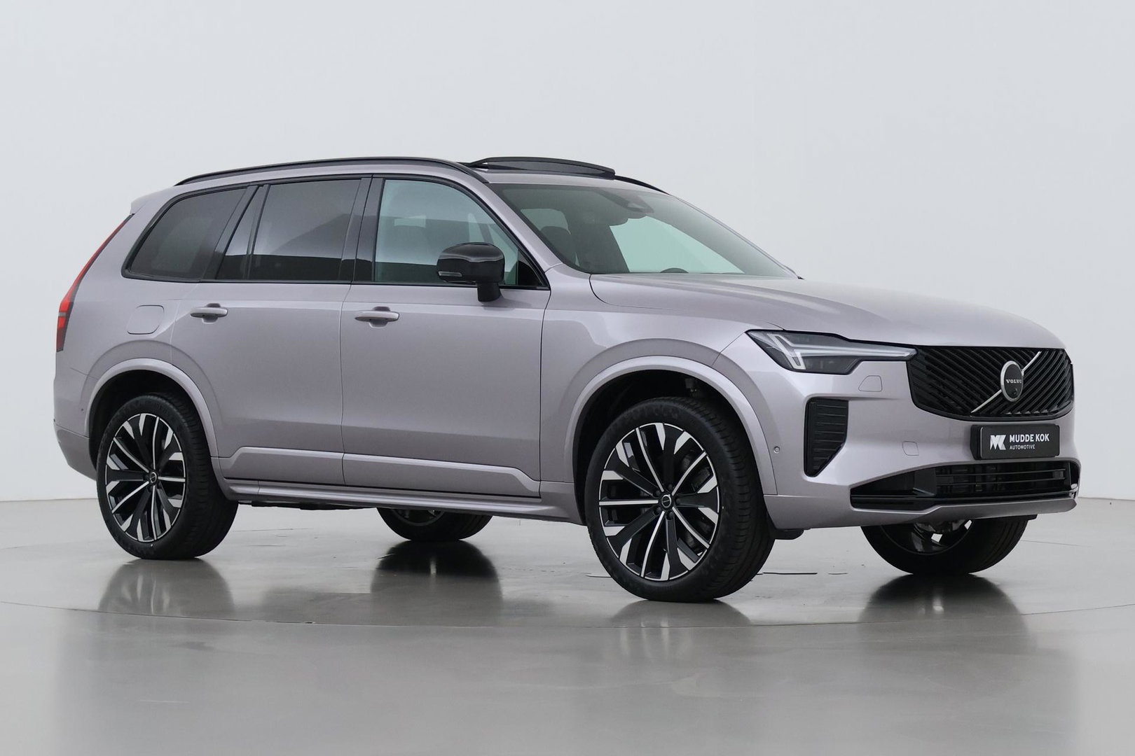 Volvo XC90 T8 Ultra Dark | MY27 | Harman/Kardon | Panoramadak | Head-Up | Trekhaak | 360° Camera | Pilot Assist