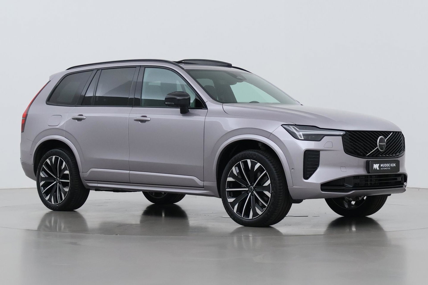 Volvo XC90 T8 Ultra Dark | MY27 | Harman/Kardon | Panoramadak | Head-Up | Trekhaak | 360° Camera | Pilot Assist