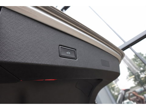 Volkswagen T-Roc 2.0 TSI 4MOTION R AKRA PANO KEYLESS