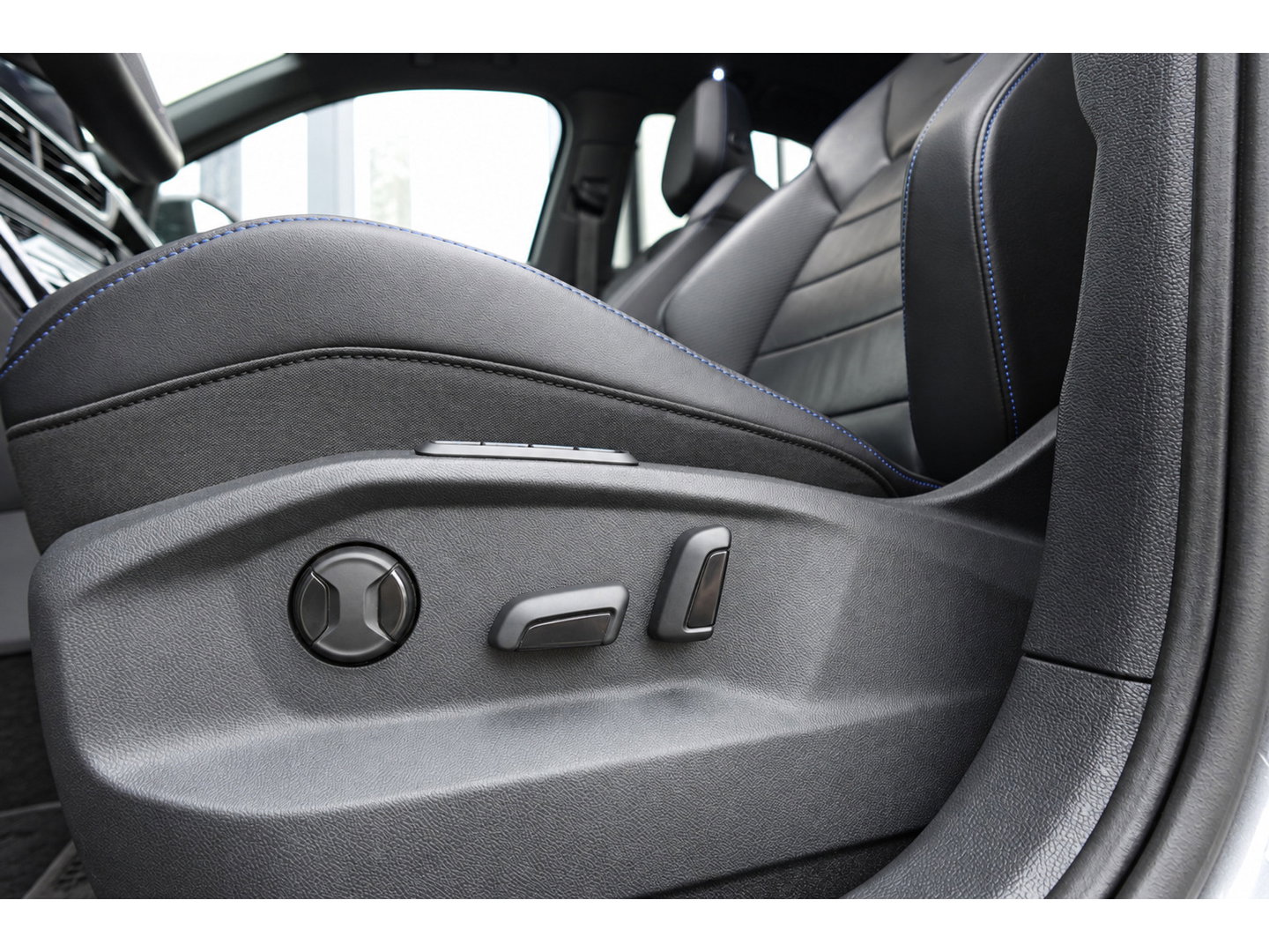 Volkswagen T-Roc 2.0 TSI 4MOTION R AKRA PANO KEYLESS