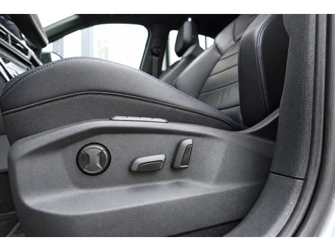 Volkswagen T-Roc 2.0 TSI 4MOTION R AKRA PANO KEYLESS