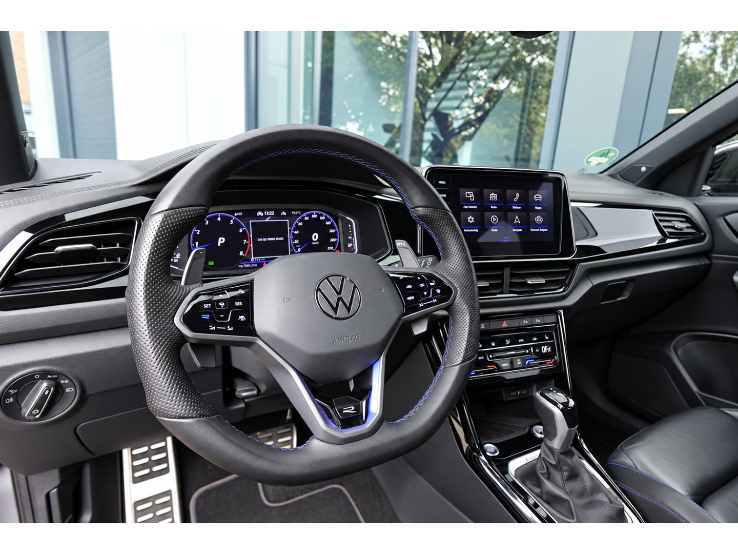 Volkswagen T-Roc 2.0 TSI 4MOTION R AKRA PANO KEYLESS