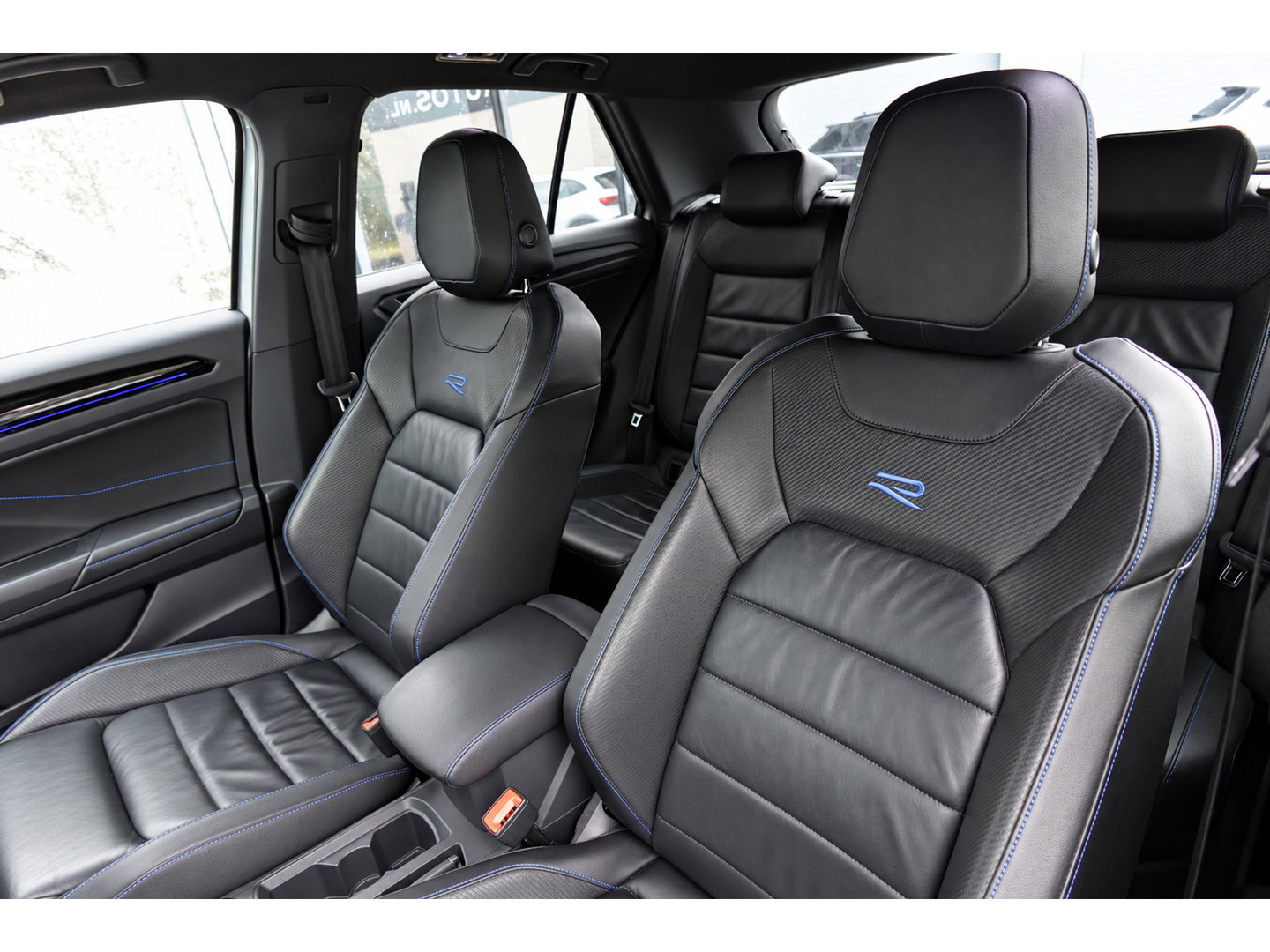 Volkswagen T-Roc 2.0 TSI 4MOTION R AKRA PANO KEYLESS