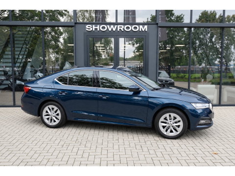 Škoda Octavia 1.0 e-TSI Business Edition Plus 360 KEYLESS CAM
