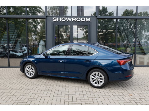Škoda Octavia 1.0 e-TSI Business Edition Plus 360 KEYLESS CAM