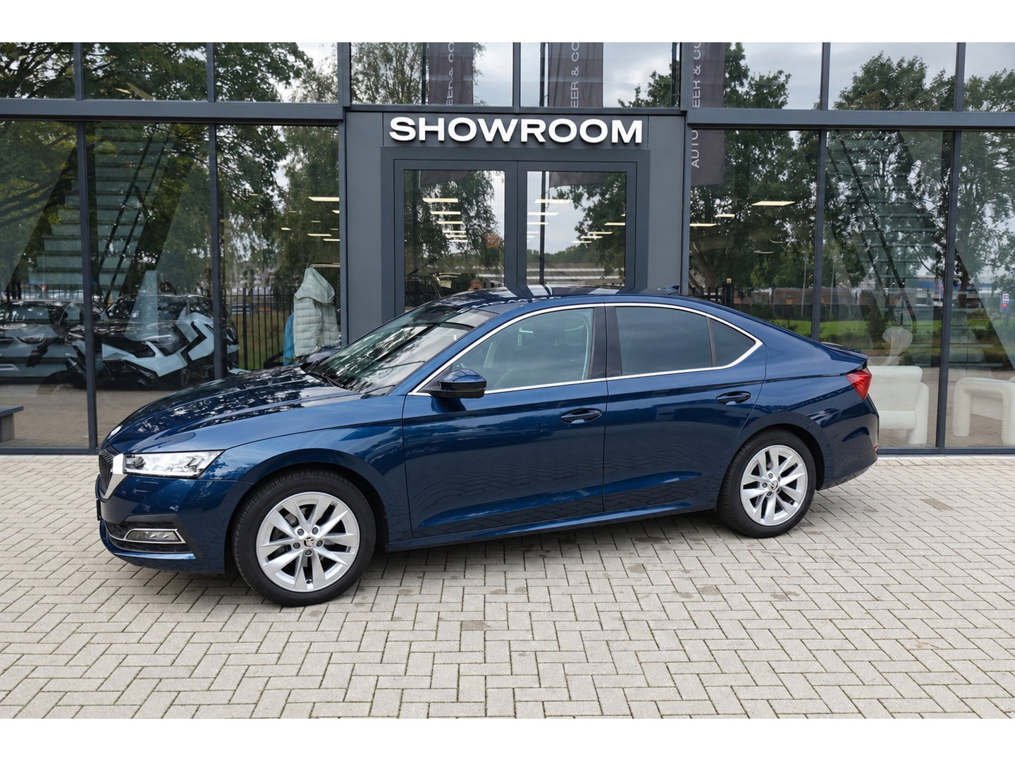 Škoda Octavia 1.0 e-TSI Business Edition Plus 360 KEYLESS CAM