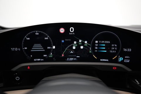 Porsche Taycan Performance 84 kWh ACC Panoramadak Leder Memory Seats