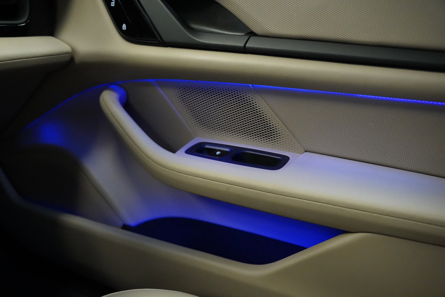 Porsche Taycan Performance 84 kWh ACC Panoramadak Leder Memory Seats