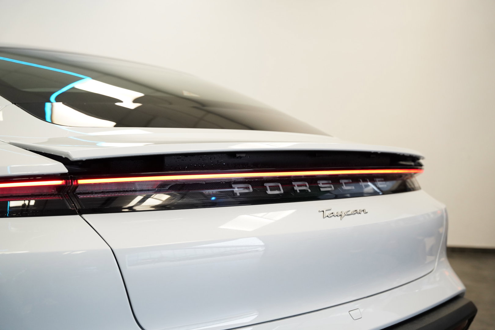Porsche Taycan Performance 84 kWh ACC Panoramadak Leder Memory Seats