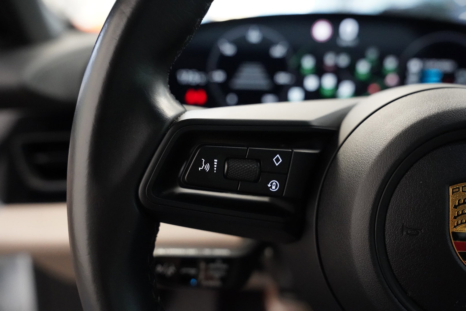 Porsche Taycan Performance 84 kWh ACC Panoramadak Leder Memory Seats
