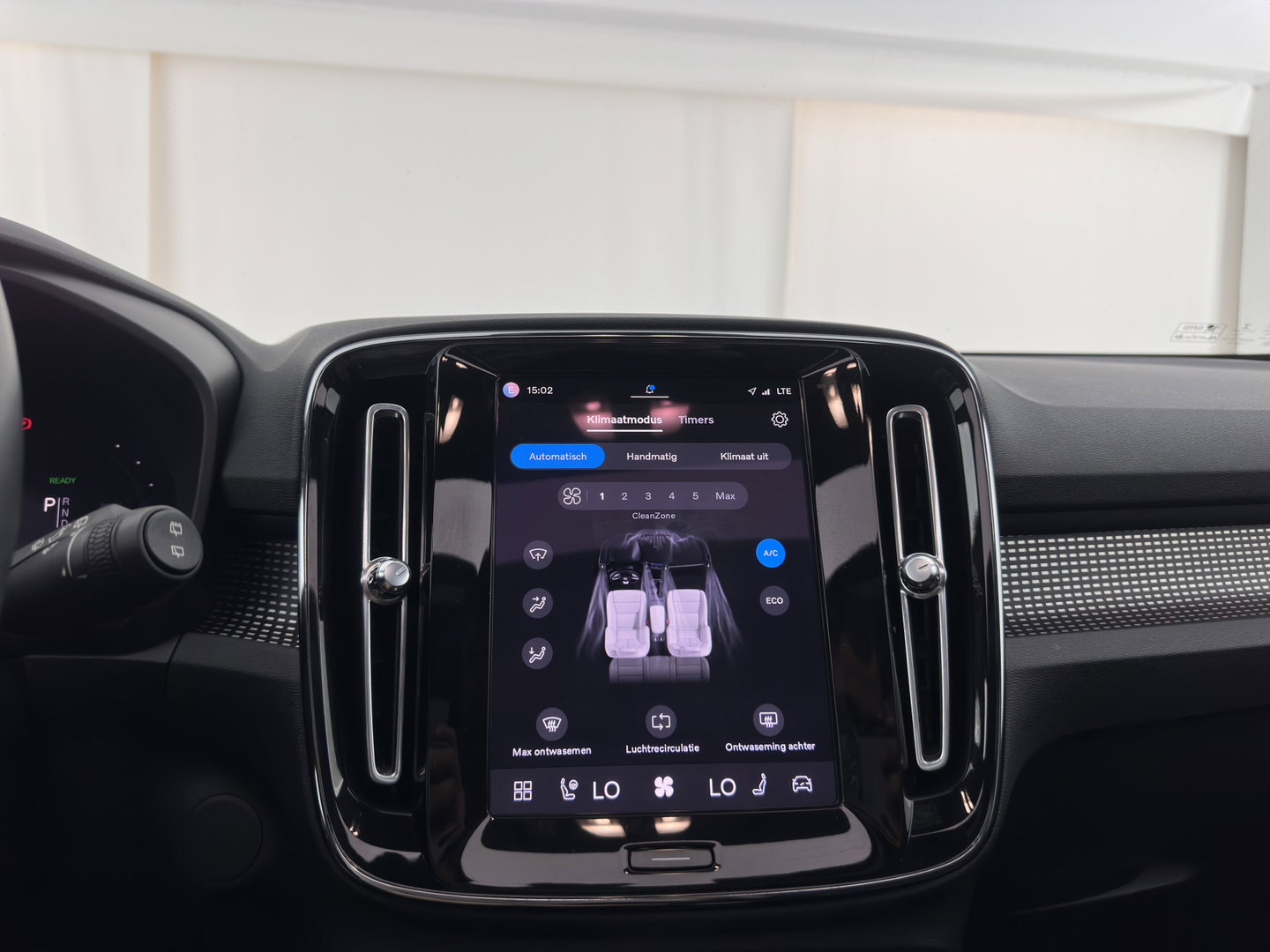 Volvo XC40 Recharge Pure Black Edition [3-Fase-11kW] {SoH-94%} (INCL-BTW) Aut. *HEATPUMP | PANO | MEMORY-PACK | HARMAN/KARDON | ADAPTIVE-CRUISE | DIGI-COCKPIT | BLIND-SPOT | NAVI-FULLMAP | TOPVIEW | ECC | PDC | KEYLESS | HEATED-SPORTSEATS | 20''ALU*