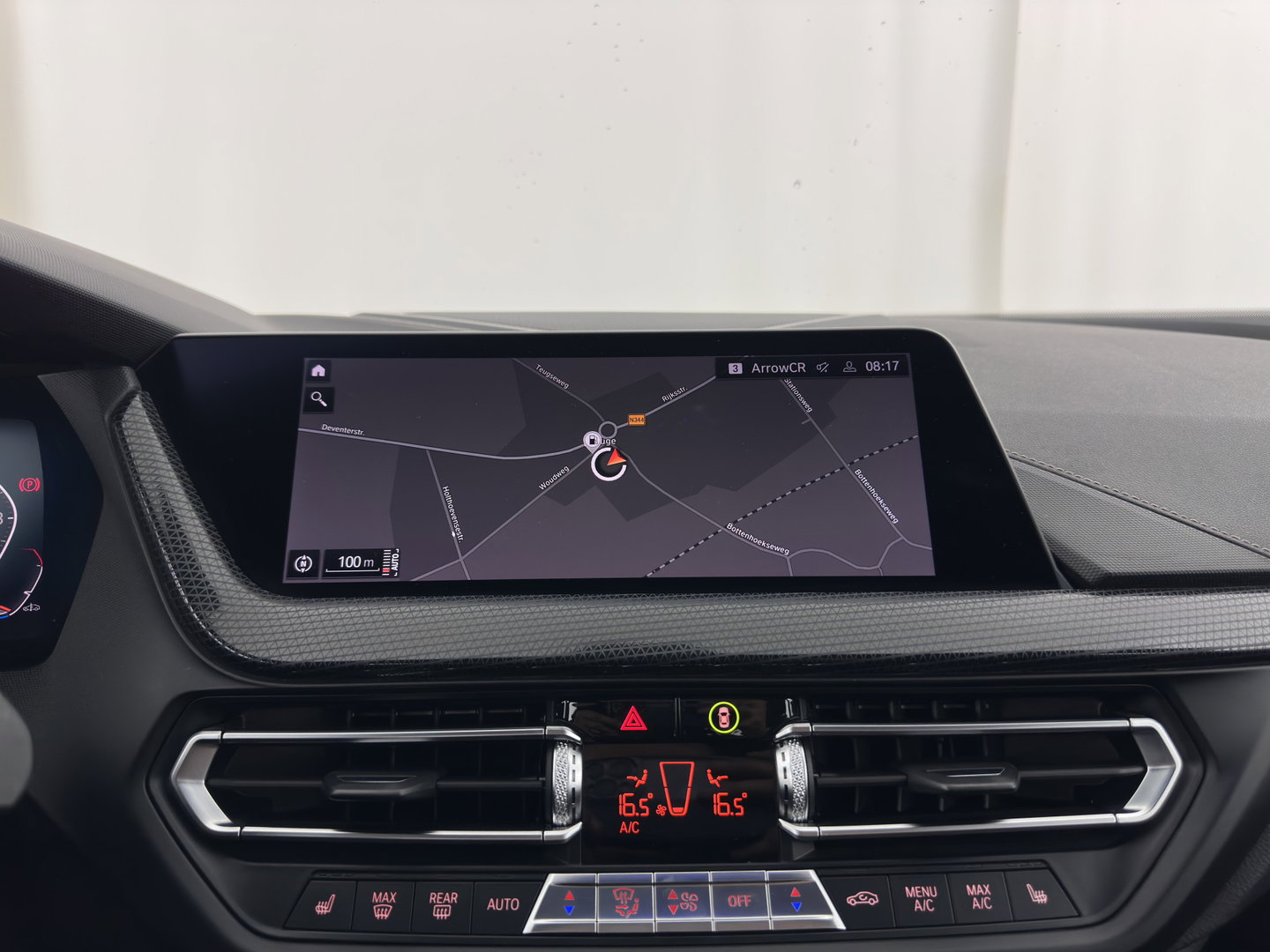 BMW 1-serie 118i High Executive Edition (INCL-BTW) Aut.*M-SPORT-CUPSEATS | PANO | FULL-LED | DIGI-COCKPIT | HIFI-SOUND | CAMERA | NAVI-FULLMAP | AMBIENTLIGHT | PRIVACY-GLASS | ECC | CARBON-INLAY | PDC | CRUISE | 18''ALU*