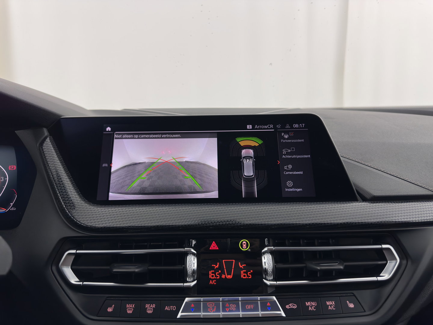 BMW 1-serie 118i High Executive Edition (INCL-BTW) Aut.*M-SPORT-CUPSEATS | PANO | FULL-LED | DIGI-COCKPIT | HIFI-SOUND | CAMERA | NAVI-FULLMAP | AMBIENTLIGHT | PRIVACY-GLASS | ECC | CARBON-INLAY | PDC | CRUISE | 18''ALU*