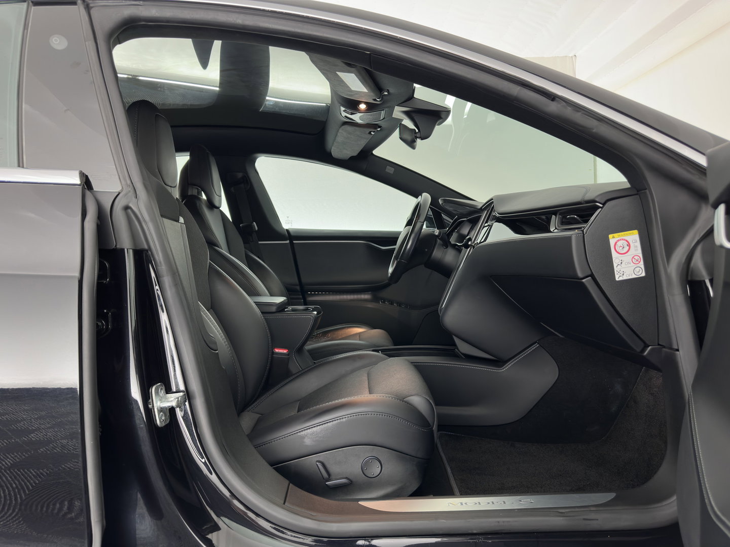 Tesla Model S 75D Base *AUT | PANO-WINDOW | LEATHER | AIR-SUSPENION | FULL-LED | NAVI-FULLMAP | KEYLESS | COMFORTSEATS | DIGI-COCKPIT |AUTO-PILOT | 19"ALU*