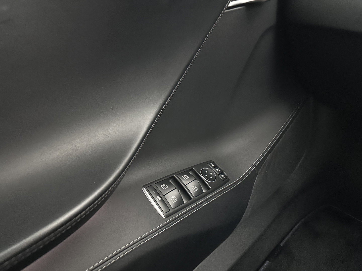 Tesla Model S 75D Base *AUT | PANO-WINDOW | LEATHER | AIR-SUSPENION | FULL-LED | NAVI-FULLMAP | KEYLESS | COMFORTSEATS | DIGI-COCKPIT |AUTO-PILOT | 19"ALU*