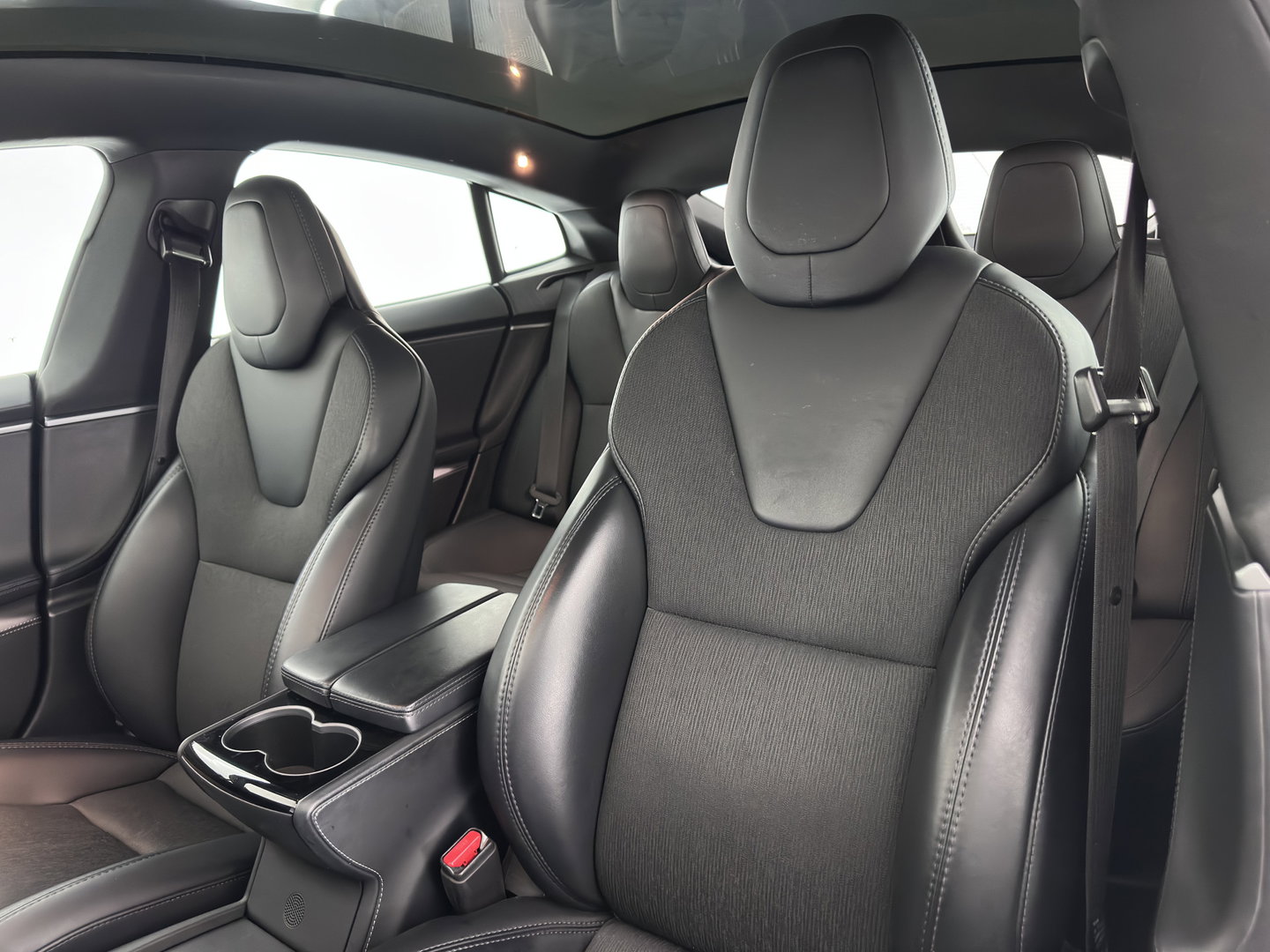 Tesla Model S 75D Base *AUT | PANO-WINDOW | LEATHER | AIR-SUSPENION | FULL-LED | NAVI-FULLMAP | KEYLESS | COMFORTSEATS | DIGI-COCKPIT |AUTO-PILOT | 19"ALU*