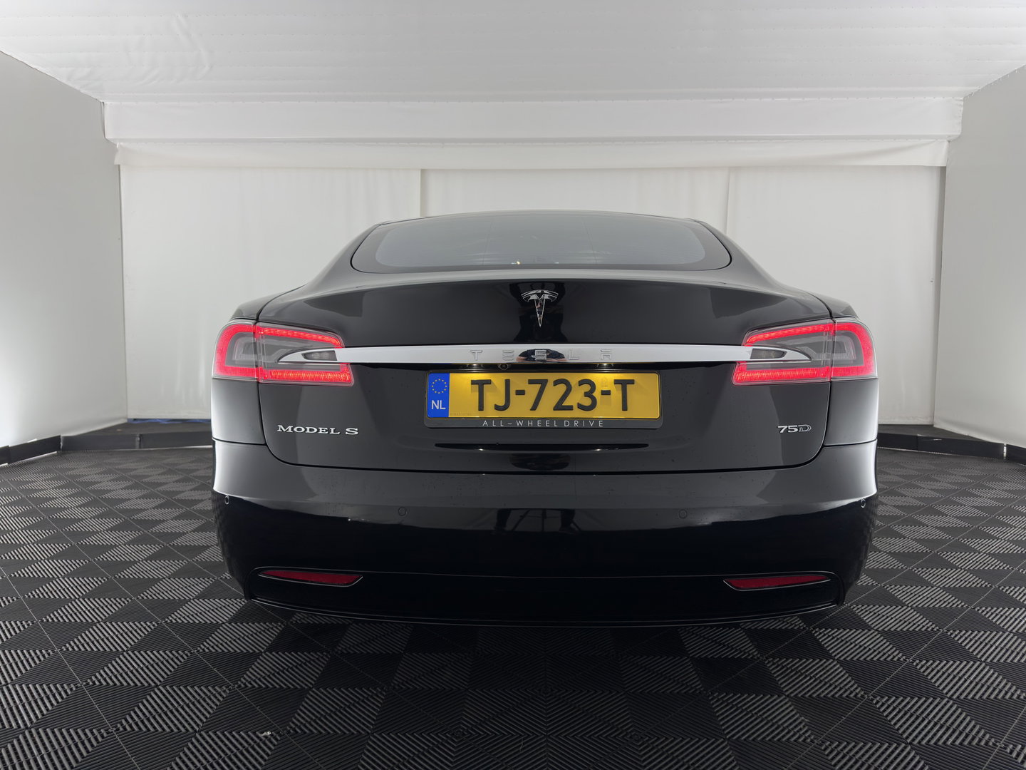 Tesla Model S 75D Base *AUT | PANO-WINDOW | LEATHER | AIR-SUSPENION | FULL-LED | NAVI-FULLMAP | KEYLESS | COMFORTSEATS | DIGI-COCKPIT |AUTO-PILOT | 19"ALU*