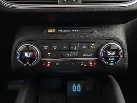 Ford FOCUS Wagon 1.0 EcoBoost Titanium X Business (INCL-BTW)  *AUT | DIGI-COCKPIT | KEYLESS | CAMERA | NAVI-FULLMAP | HEATED-SPORTSEATS | DAB+ |  ECC | PDC | TOWBAR | 16''ALU*