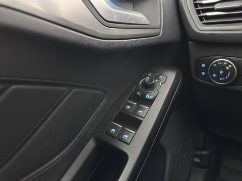 Ford FOCUS Wagon 1.0 EcoBoost Titanium X Business (INCL-BTW)  *AUT | DIGI-COCKPIT | KEYLESS | CAMERA | NAVI-FULLMAP | HEATED-SPORTSEATS | DAB+ |  ECC | PDC | TOWBAR | 16''ALU*