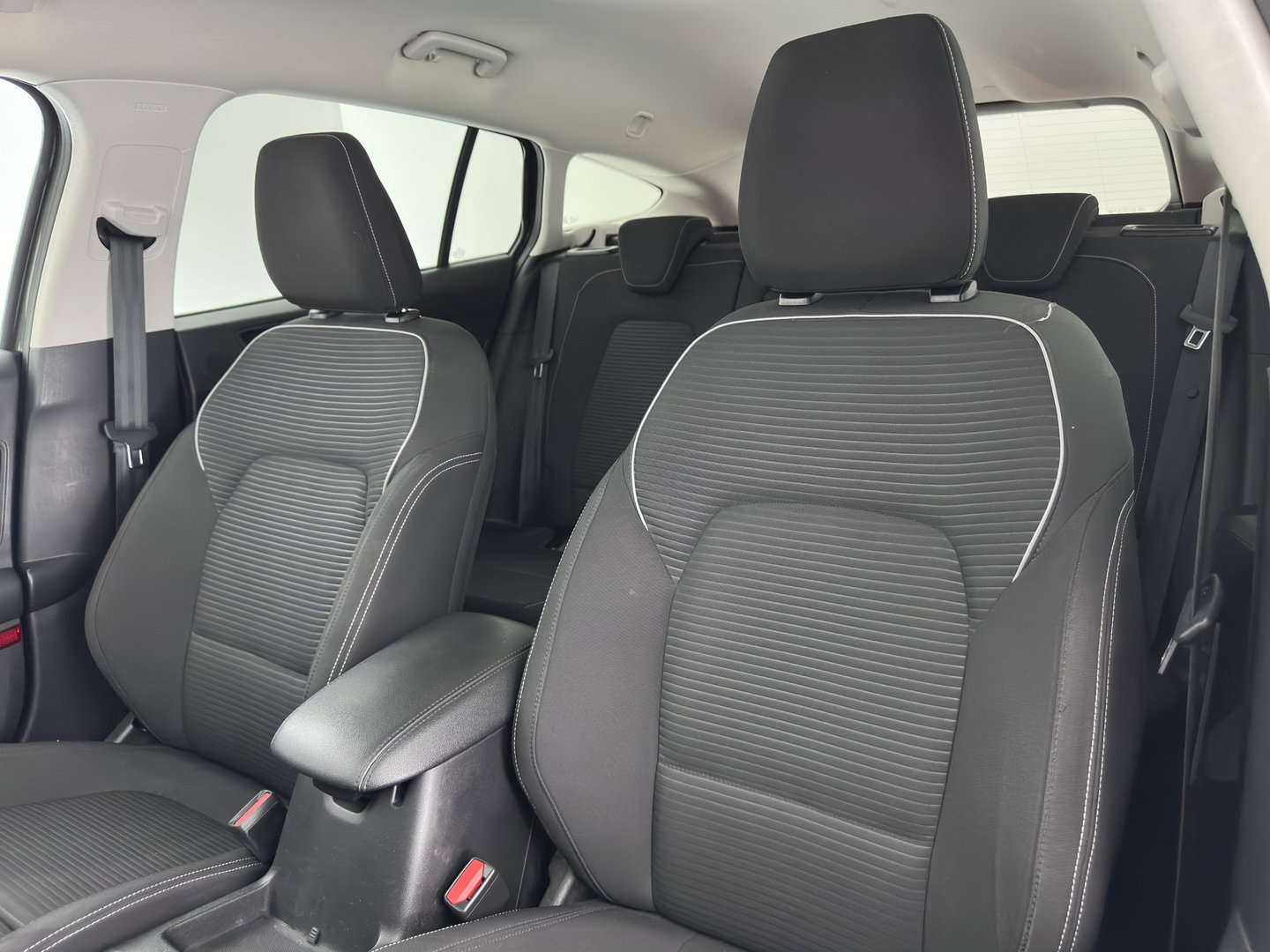 Ford FOCUS Wagon 1.0 EcoBoost Titanium X Business (INCL-BTW)  *AUT | DIGI-COCKPIT | KEYLESS | CAMERA | NAVI-FULLMAP | HEATED-SPORTSEATS | DAB+ |  ECC | PDC | TOWBAR | 16''ALU*