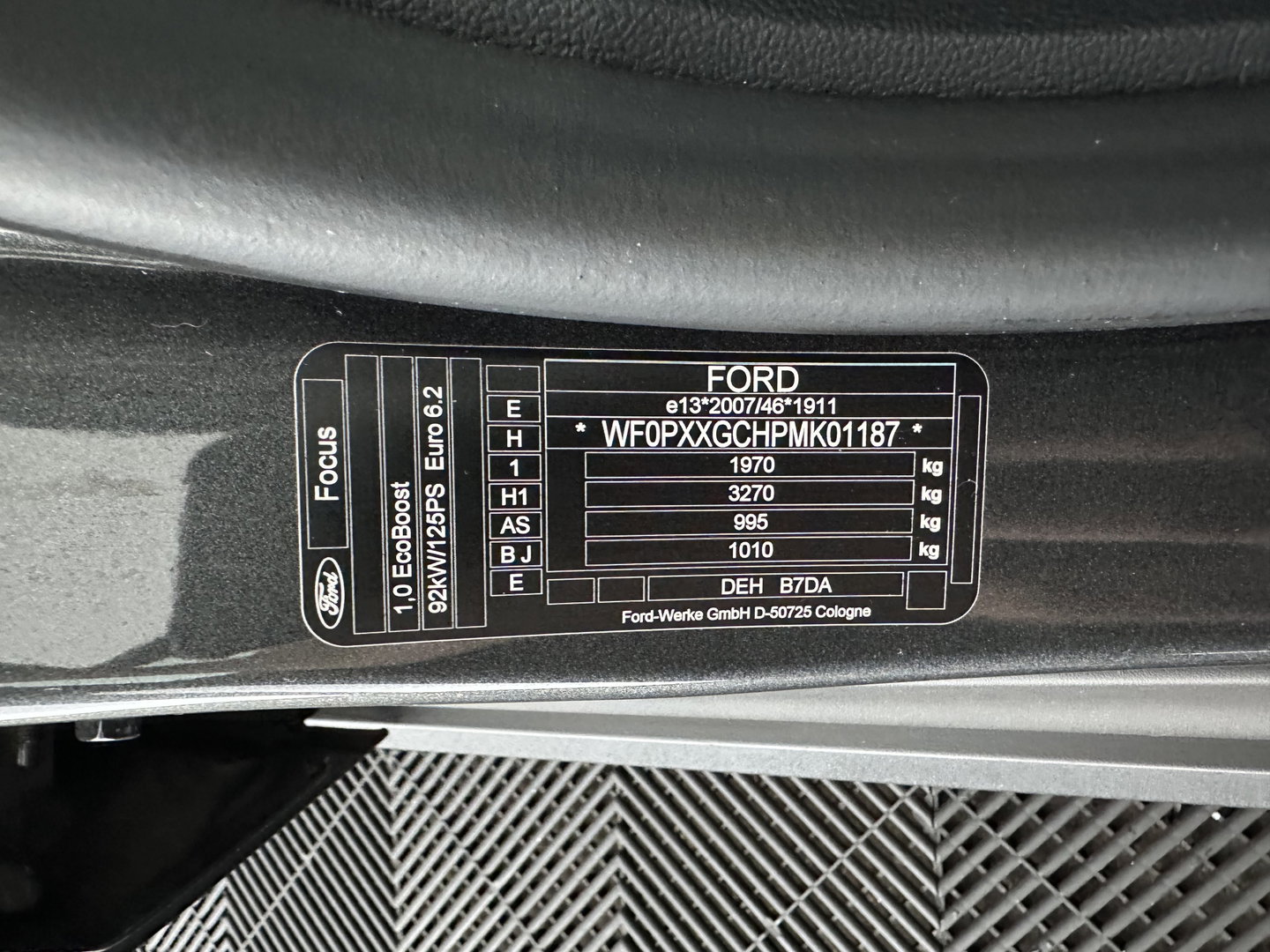 Ford FOCUS Wagon 1.0 EcoBoost Titanium X Business (INCL-BTW)  *AUT | DIGI-COCKPIT | KEYLESS | CAMERA | NAVI-FULLMAP | HEATED-SPORTSEATS | DAB+ |  ECC | PDC | TOWBAR | 16''ALU*