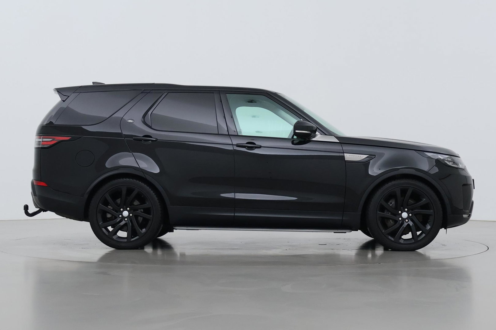 Land Rover Discovery 3.0 Sd6 SE | GRIJS KENTEKEN | Luchtvering | Trekhaak | Stoel+Stuurverwarming | BLIS | Camera | ACC