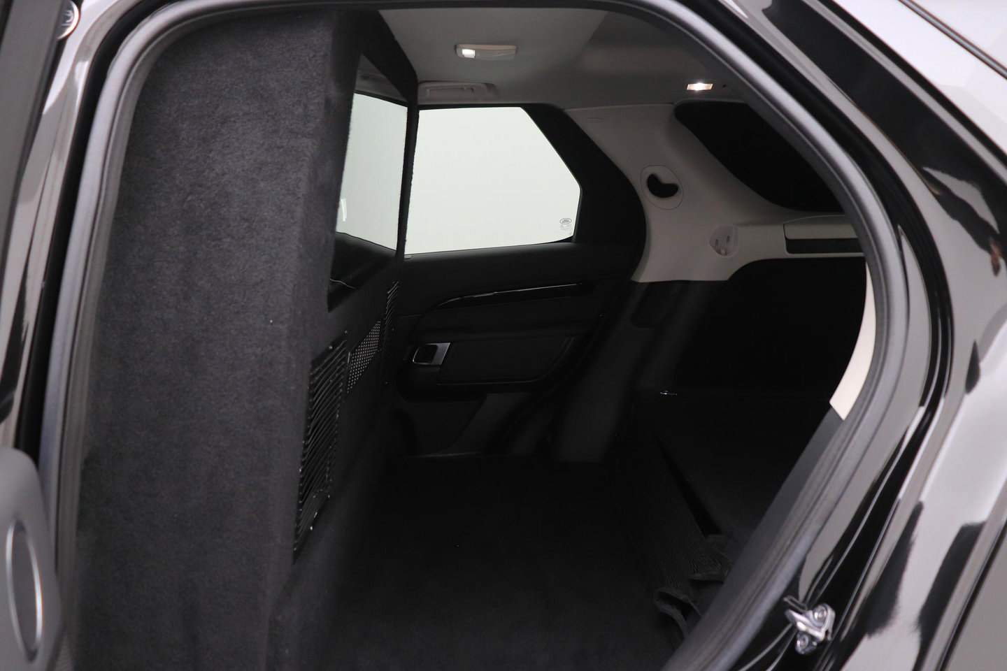 Land Rover Discovery 3.0 Sd6 SE | GRIJS KENTEKEN | Luchtvering | Trekhaak | Stoel+Stuurverwarming | BLIS | Camera | ACC