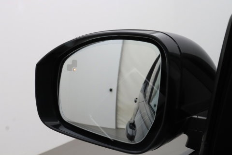 Land Rover Discovery 3.0 Sd6 SE | GRIJS KENTEKEN | Luchtvering | Trekhaak | Stoel+Stuurverwarming | BLIS | Camera | ACC